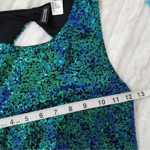 Total blue/green sequined bodycon dress!! L👀k!